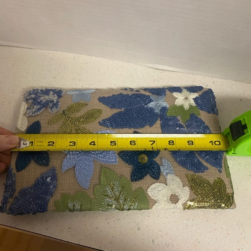 Floral Sequin Envelope Lightweight Straw Clutch